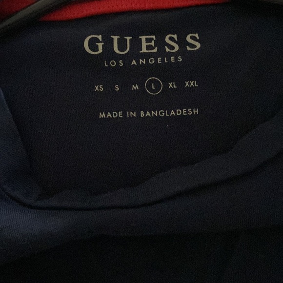 NWOT Guess T-Shirt - Picture 4 of 4